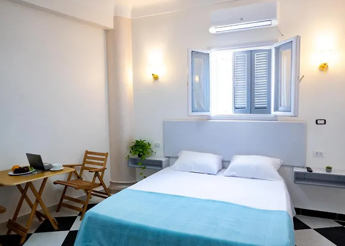White Flat Apartmanhotel 4*